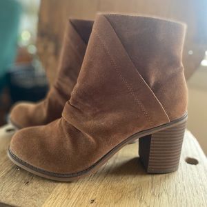 Universal Thread Heeled Suede Boots